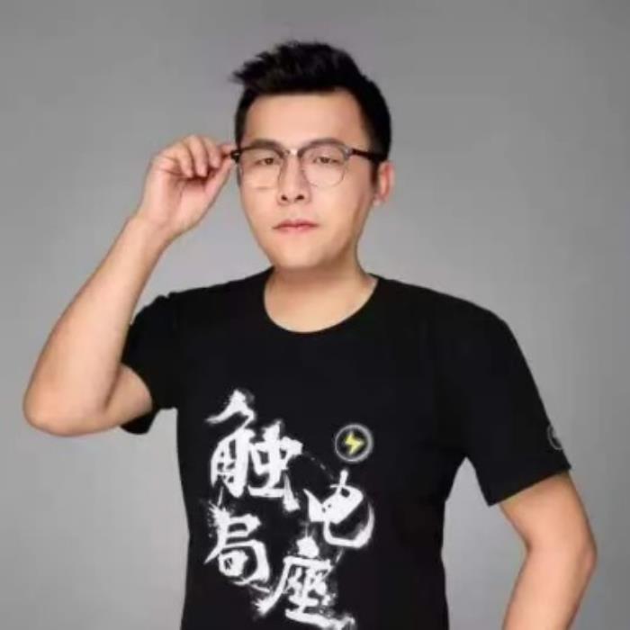 12小時燃爆！白天腦暴×夜晚狂歡，AI酒館·機器人·XR