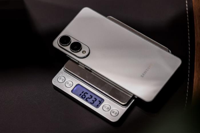 體驗(yàn)三星Galaxy S25 Edge 超輕薄旗艦風(fēng)潮由此開啟