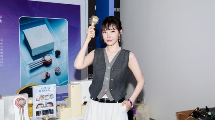 MYAI密發(fā)儀Pro新品閃耀2025美沃斯雙展，引領(lǐng)AI一站式養(yǎng)發(fā)新風潮