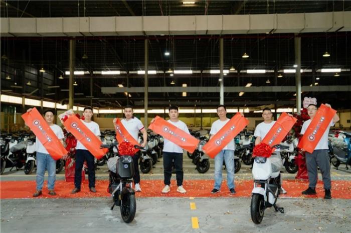 愛瑪出海按下“加速鍵”，越南工廠首批量產(chǎn)車型交車儀式隆重舉行