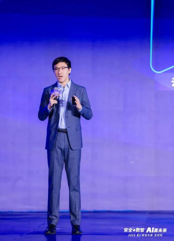 “云網(wǎng)數(shù)智安”融合共生！亞信科技、亞信安全助力百行千業(yè)全要素轉(zhuǎn)型