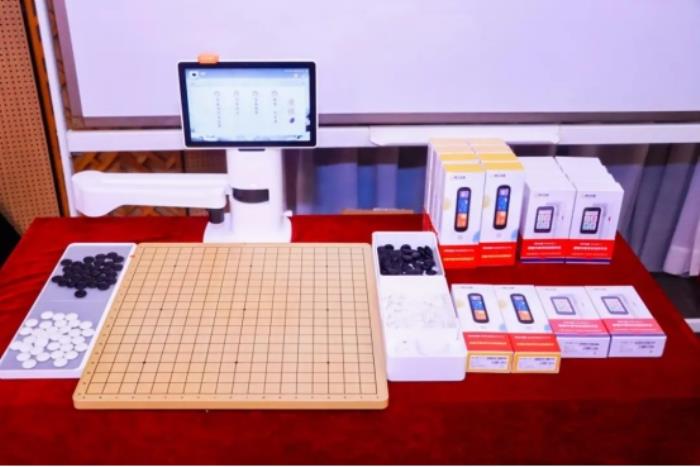 注入科技動能，打開智慧之窗——“阿爾法蛋AI公益”情暖深圳同澤學校