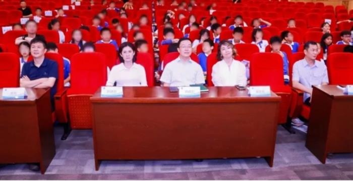 注入科技動能，打開智慧之窗——“阿爾法蛋AI公益”情暖深圳同澤學校