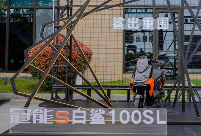 2000萬用戶驗證！雅迪冠能S四大新品上市，長續(xù)航抗衰減領(lǐng)先行業(yè)