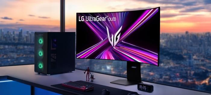 LG UltraGear? OLED 32GS95UV 與45GX950A——助力玩家披荊斬棘，成就榮耀高光