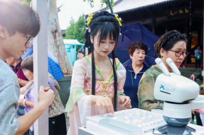 游船賞西湖美景、4折起購3C數(shù)碼 京東“3C數(shù)碼國補(bǔ)中國行”落地杭州