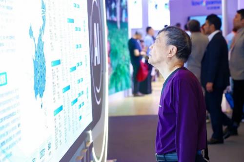 ?天與養(yǎng)老“AI+養(yǎng)老 無為養(yǎng)老系統(tǒng)”引爆2025上海老博會，開啟智慧養(yǎng)老“無感”新時代
