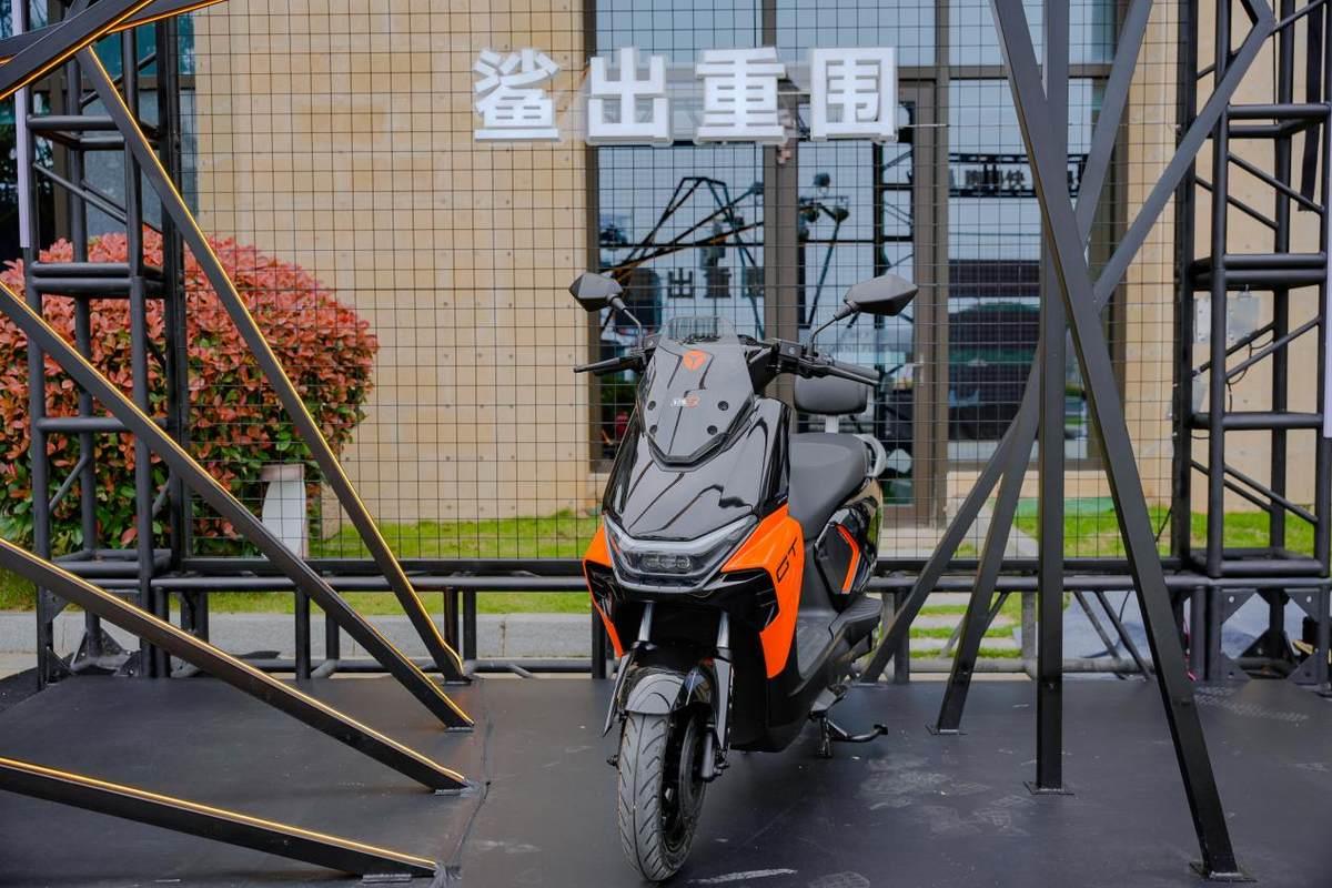 蘇超賽場(chǎng)上“騎”開得勝，全民見證雅迪冠能S系列現(xiàn)象級(jí)熱銷