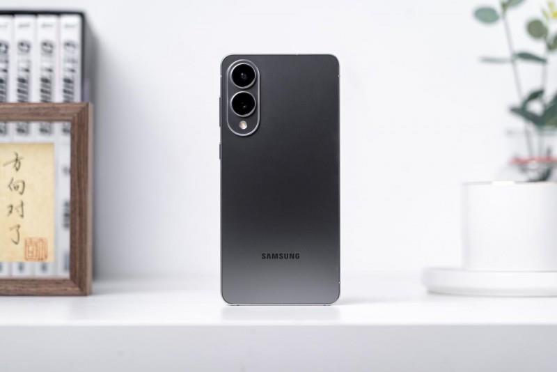 眼前一亮！三星Galaxy S25 Edge深度評(píng)測(cè)：輕薄旗艦的創(chuàng)新與實(shí)力