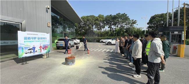 樹立行業(yè)安全標桿！全國多地消防部門攜手蘿卜快跑，探索共治新模式