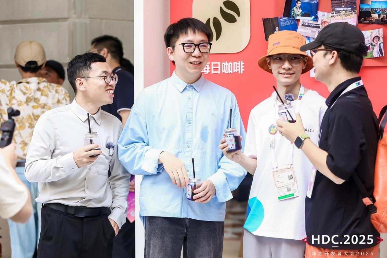 當(dāng)夢想站上C位：一群“鴻蒙合伙人”點燃HDC，定義屬于年輕開發(fā)者的時代！