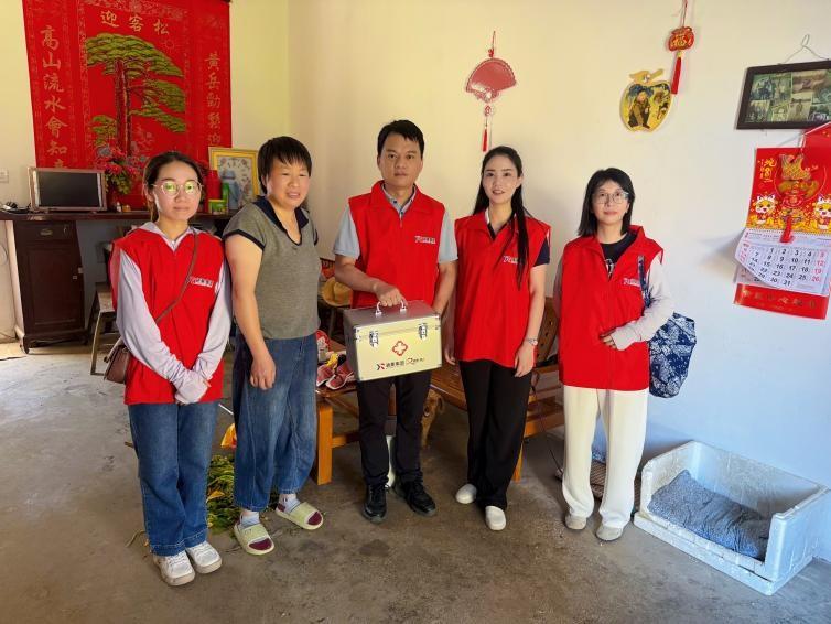 科技蘊(yùn)溫情，善意滿巢湖！驍柔集團(tuán)“E家人”送健康公益行動(dòng)首站正式啟動(dòng)！