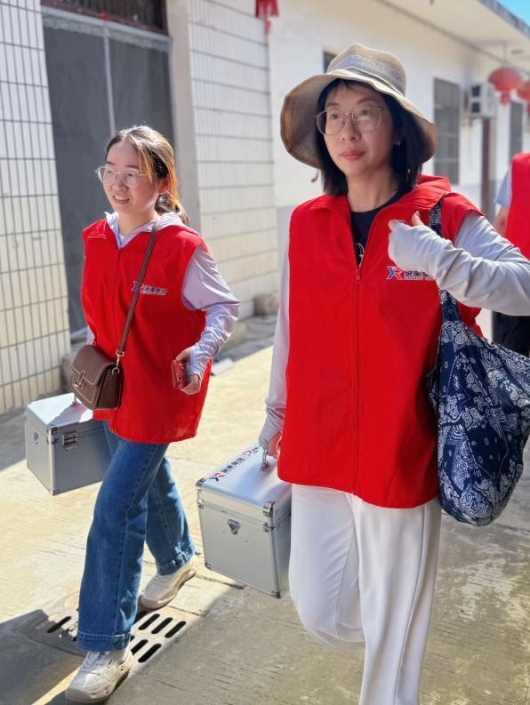 科技蘊(yùn)溫情，善意滿巢湖！驍柔集團(tuán)“E家人”送健康公益行動(dòng)首站正式啟動(dòng)！