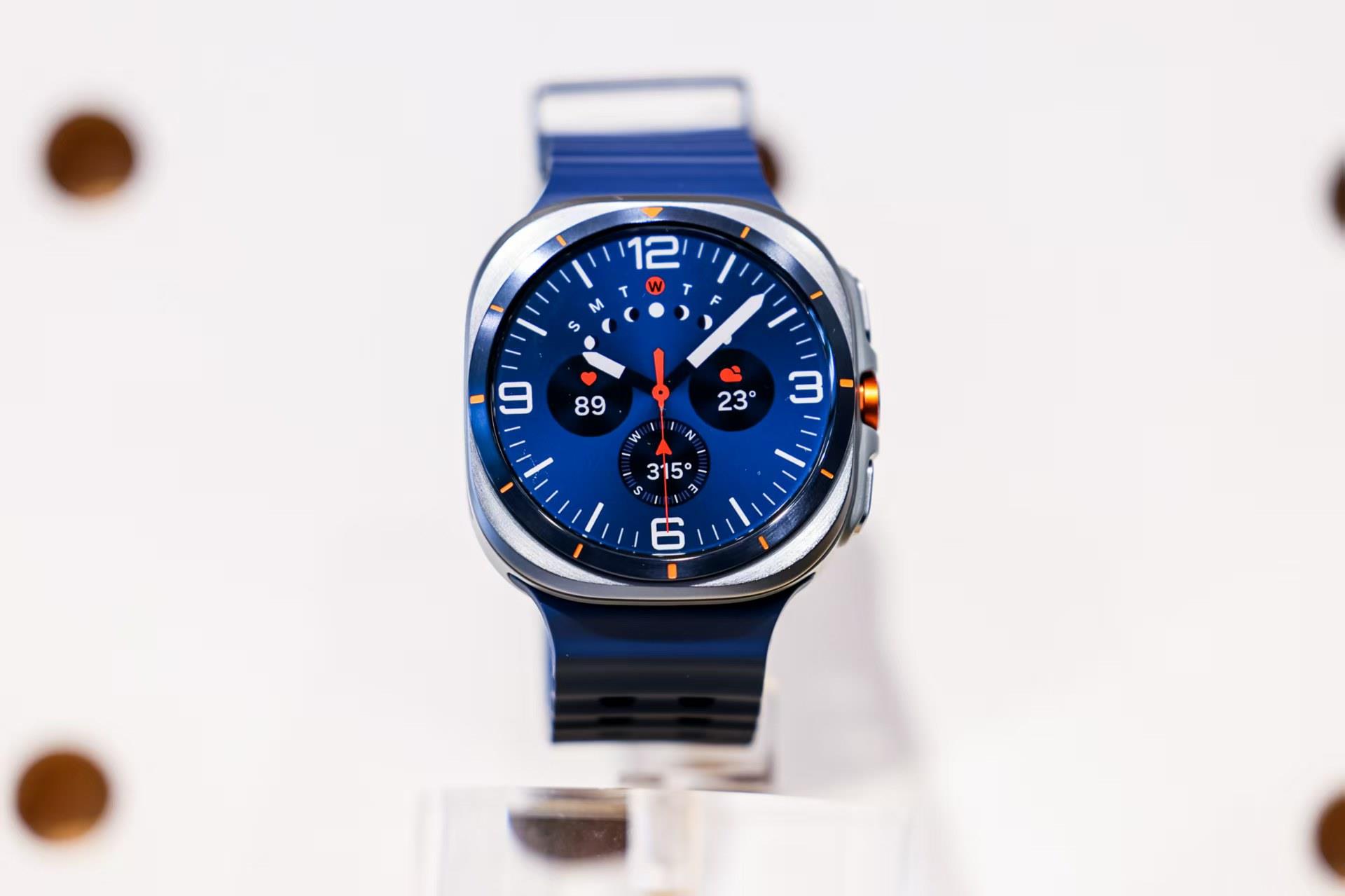 潮流配色 嶄新登場(chǎng) 三星Galaxy Watch Ultra(2025)火熱預(yù)約中