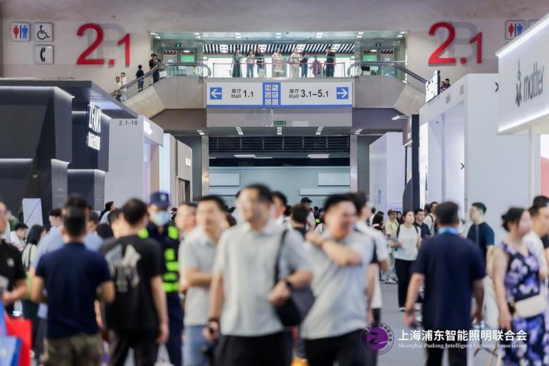 2025 廣州建博會盛大啟幕，上海浦東智能照明聯(lián)合會攜手共筑智能照明新輝煌